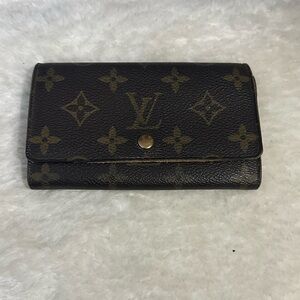 Louis Vuitton Mono Wallet